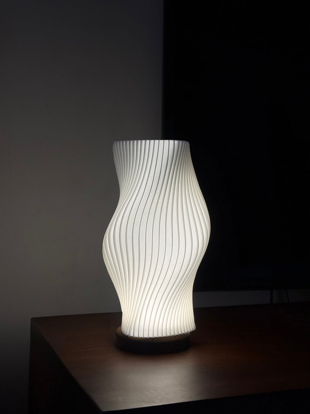 AuraGlow Lamp